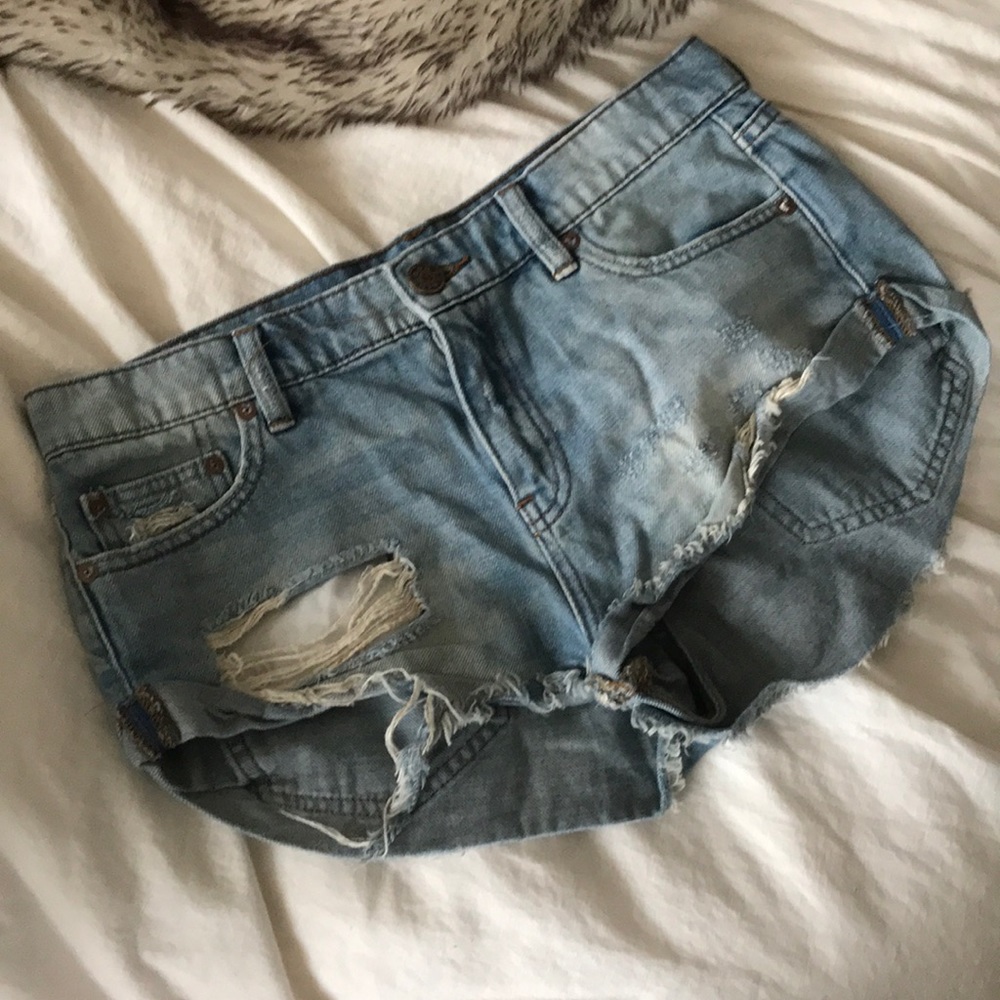 BDG Boyfriend Shorts — Low Rise